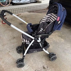 アップリカ ベビーカーの画像