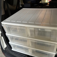 プラスチック収納ケースの画像