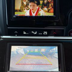 コミコミ価格！！フィット！！13G  Lパッケージ！！4WD！！車検令和９年４月！！の画像