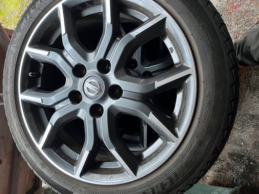 Michelinタイヤ日産ホイール付き