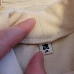 UNIQLO 長袖 カットソー 130 白 ホワイト トップス インナー 子供服 キッズの画像