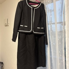 フォーマルスーツ3点セットの画像