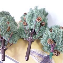 2-1-1　未使用/新品　訳あり特価　アウトレット　クリスマスツリー 210cm  ツリー リアル ヌードツリー スリム 松ぼっくり付 脚カバー 石目調の画像