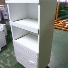 M1　未使用/新品　訳ありアウトレット　国産 レンジボード 完成品 食器棚 カウンター キッチン収納 スライド棚 大型レンジ対応 大川家具の画像