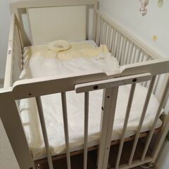 (取引中)ベビーベッド(マットレス付き)の画像