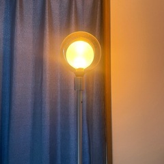 IKEAスタンドライトの画像