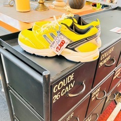 adidas アディダス　ランニングシューズ　イエロー　メンズ　26.5cmの画像