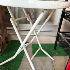 庭用テーブルの画像