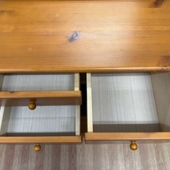 木製ドレッサーの画像