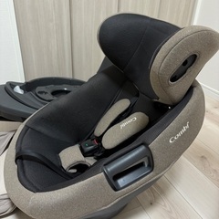 チャイルドシート　コンビTHE Sの画像