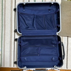 スーツケースの画像
