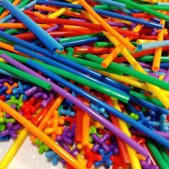 ストローの知育玩具の画像