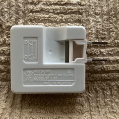 ※ジャンク　部品取りなどに au 共通ACアダプタ03 F0301PQAの画像