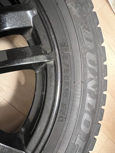 スタッドレスタイヤホイール、ナット付き