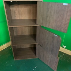 扉付き3段ボックスの画像