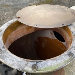 保温材入り　FRP製貯湯タンク　1800Lの画像