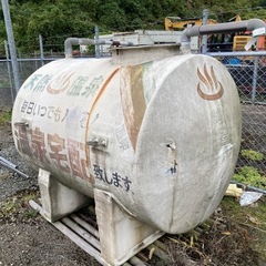 保温材入り　FRP製貯湯タンク　1800Lの画像