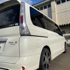 セレナNC25、4駆の画像