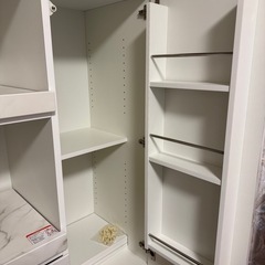 【ほぼ新品】deseo デセオ ミニ食器棚 80 KB-A 石目 ホワイトの画像