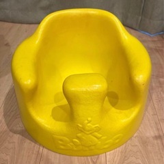 BABYBJÖRNバウンサーとBumboベビーソファイのセットの画像