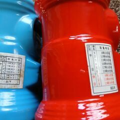 郵便ポスト型の小さな貯金箱(陶器)赤と青の2個セット（中古）の画像