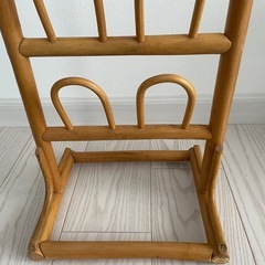 スリッパラック/4足掛け/籐製/天然素材の画像