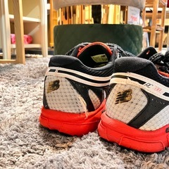 new balance ニューバランス　ランニングシューズ　28cm グレー✖️レッドの画像