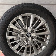 アルファード30系スノータイヤ、純正ホイールの画像