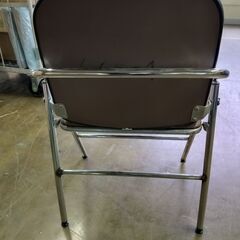 中古 パイプ椅子　ブラウン　在庫４脚　他の色もあります　1脚1000円！！の画像