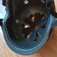 新品 ヘルメット 54cm-60cm　自転車、ローラースケートの画像