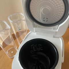 TOSIBA 東芝　炊飯器、無印 towerピッチャーの画像