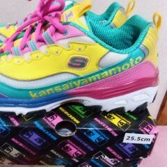 スケッチャーズ山本寛斎コラボハナビ・スケッチャーズエアースニーカー２足の画像