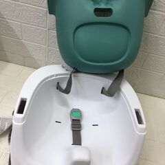 美品！INGENUITY ベビーベース 2IN1 #16728 ミストグリーン商品の特徴 ・中のクッションを取り外せば、赤ちゃん用から幼児椅子に変更可能。 成長に合わせて使えます。 ・取り外し式のトレイは椅子の下に収納できます。トレイはBPAフリーで安心。 ・ダイニングチェアに取り付けて使用したり、 　床でフロアシートとしても使える多機能デザイン。 ・3点式ハーネスで安全。 ・ほとんどのダイニングチェアに取り付け可能なストラップ付き。 ・対象年齢 6か月～3歳  15kgまで  [コンディション]　 数回の画像