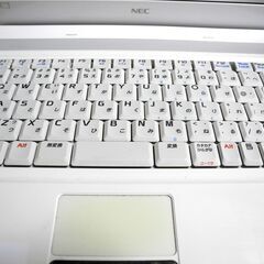 女性に人気のホワイト！場所を取らない14インチ　高性能CPUi3　高速SSD　office （返品可）の画像