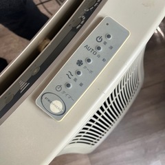 ホワイト 空気清浄機 スリムタイプの画像