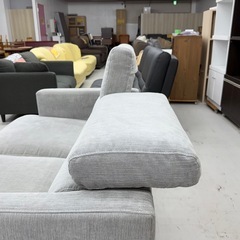 【超美品‼️】定価64,990円♪ 現行モデル ニトリ 145cm幅2人掛けソファ(サザーラGY) ラヴソファ 布製グレー♪の画像