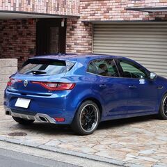 検査8年9月メガーヌ GT 205PSターボ/Apple Car Play/バックカメラ/LEDヘッドライト/BSM/4CONTOL/前後センサー/ETCの画像