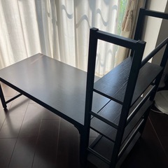 パソコンデスクの画像