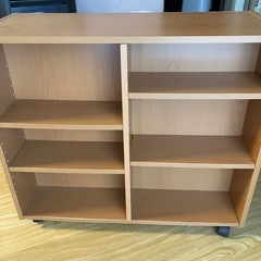 【SALE中！‼️】押入れサイズ対応　キャスター付き本棚の画像