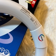 新品　TOSHIBA ライト　30型 2本セットの画像