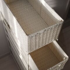 ラタン調のランドリーチェスト ホワイトの画像