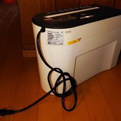 アイリスオーヤマ P5EW ペーパーシュレッターの画像