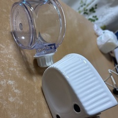 小動物用水飲み、おやつ入れ　画像参考。新品未使用　あげます。の画像