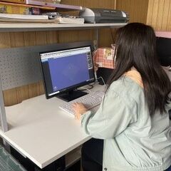 【月給30万円以上！】《超レアな人気条件》土日祝休み×残業少なめの働きやすさ◎◆自由度が高く快適♪♪和気あいあいとした居心地が良い職場環境◆最強ダブルサポート◎国家資格取得が狙える資格取得支援制度！の画像