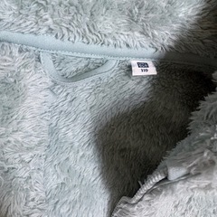 110cmUNIQLOパーカーの画像