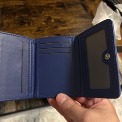 三つ折り財布　カードホルダーの画像