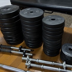 バーベル、ダンベル、ウエイト、フラットベンチのセット！の画像