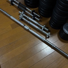 バーベル、ダンベル、ウエイト、フラットベンチのセット！の画像