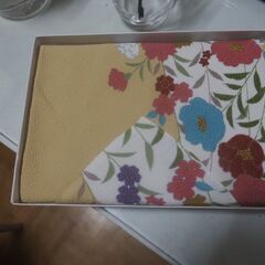 風呂敷、未使用品、四季草花模様、箱入りの画像