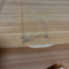 3段のタンスの画像